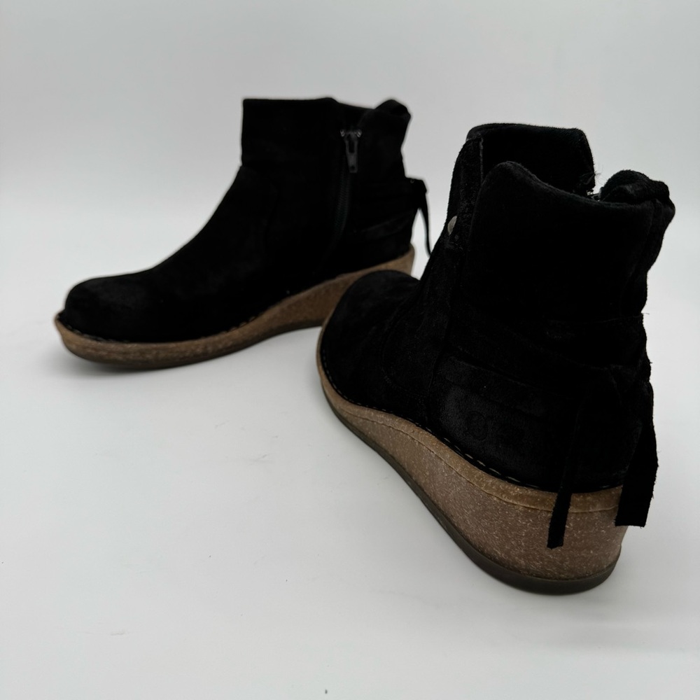 Born Vaughn Black Distressed Suede Leather Ankle Wedge Boot Size 9.5 - Picture 14 of 14